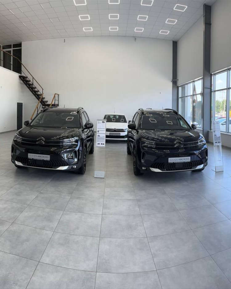 Виставкова зала автосалону Citroën «Авто-Шанс» у Кропивницькому